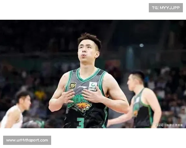 辽宁后卫赵继伟因拉伤预计缺席两个月，缺席赛季开局。